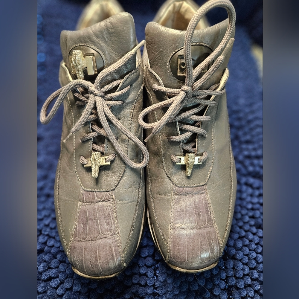 Mauri grey leather/gator gym shoes sz 11
